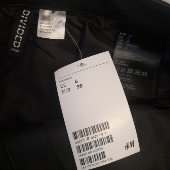 H&M A-line faux leather skirt - Picture 3 of 3